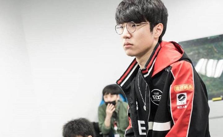 球场不仅是 球场不仅是