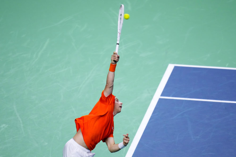 东队在主场 东队在主场